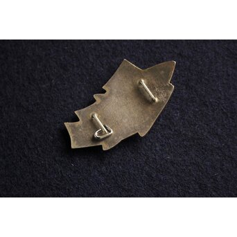 大須賀喬 銀彫金魚 帯留　M129 