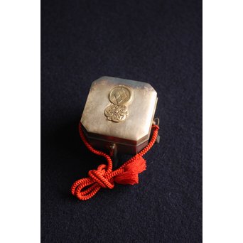 八角行器型 純銀ボンボニエール　M131