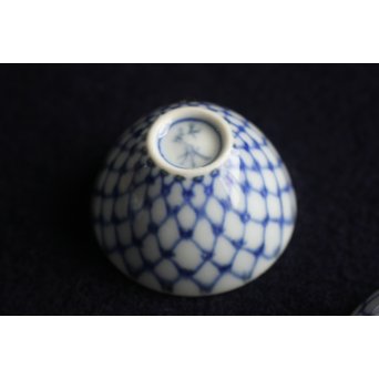 初代 三浦竹泉 青華網手蝦紋 小煎茶碗　P141 