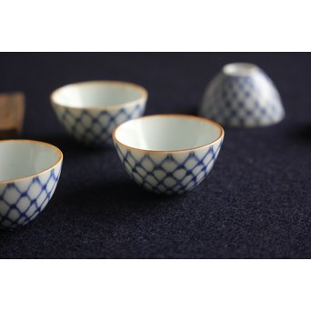 初代 三浦竹泉 青華網手蝦紋 小煎茶碗　P141 