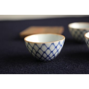 初代 三浦竹泉 青華網手蝦紋 小煎茶碗　P141 