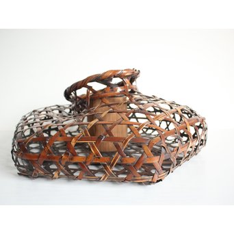 ひしゃげ竹花器　U086 