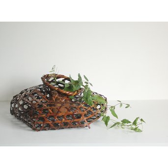 ひしゃげ竹花器　U086 