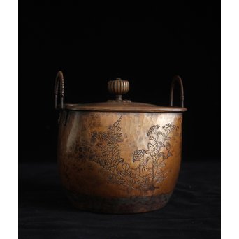 大内薬缶系 一政銘 秋草蹴鏨 鍍金建水/水指　M137 