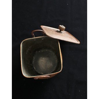 大内薬缶系 一政銘 秋草蹴鏨 鍍金建水/水指　M137 