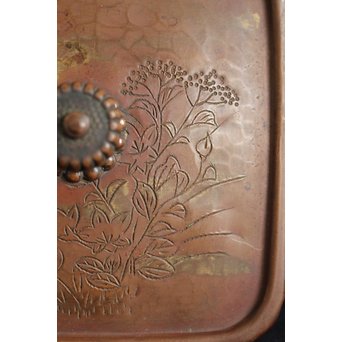 大内薬缶系 一政銘 秋草蹴鏨 鍍金建水/水指　M137 