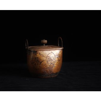 大内薬缶系 一政銘 秋草蹴鏨 鍍金建水/水指　M137