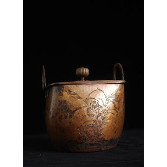 大内薬缶系 一政銘 秋草蹴鏨 鍍金建水/水指　M137 