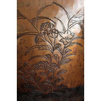 大内薬缶系 一政銘 秋草蹴鏨 鍍金建水/水指　M137 