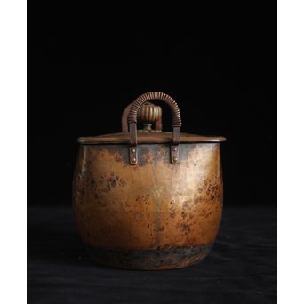 大内薬缶系 一政銘 秋草蹴鏨 鍍金建水/水指　M137 