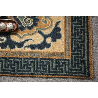 蟹牡丹文段通 古緞通　U098 