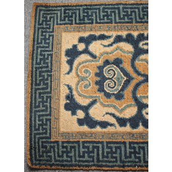 蟹牡丹文段通 古緞通　U098 