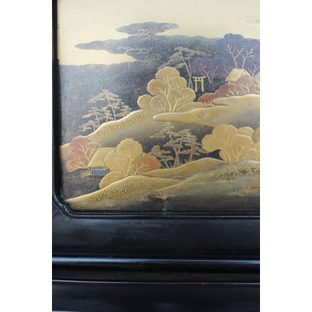 芝山細工蒔絵大飾棚 / 紅木蒔絵博古櫃　Q075 