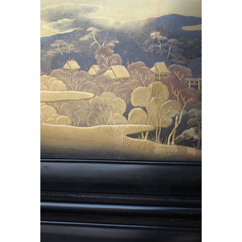 芝山細工蒔絵大飾棚 / 紅木蒔絵博古櫃　Q075 