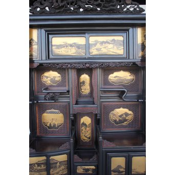 芝山細工蒔絵大飾棚 / 紅木蒔絵博古櫃　Q075 