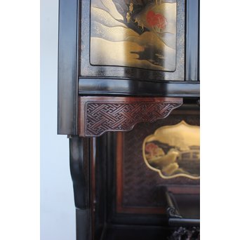 芝山細工蒔絵大飾棚 / 紅木蒔絵博古櫃　Q075 