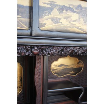 芝山細工蒔絵大飾棚 / 紅木蒔絵博古櫃　Q075 