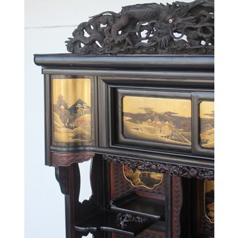 芝山細工蒔絵大飾棚 / 紅木蒔絵博古櫃　Q075 