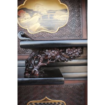 芝山細工蒔絵大飾棚 / 紅木蒔絵博古櫃　Q075 