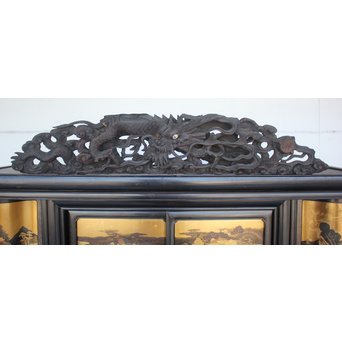 芝山細工蒔絵大飾棚 / 紅木蒔絵博古櫃　Q075 