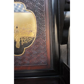 芝山細工蒔絵大飾棚 / 紅木蒔絵博古櫃　Q075 