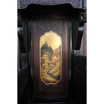 芝山細工蒔絵大飾棚 / 紅木蒔絵博古櫃　Q075 