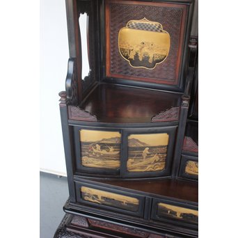 芝山細工蒔絵大飾棚 / 紅木蒔絵博古櫃　Q075 