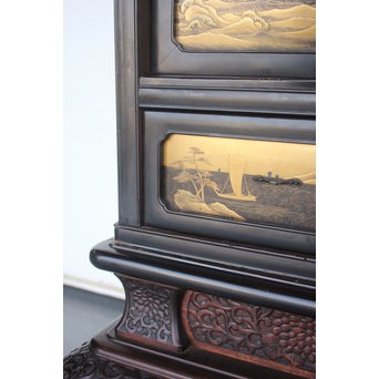 芝山細工蒔絵大飾棚 / 紅木蒔絵博古櫃　Q075 