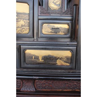 芝山細工蒔絵大飾棚 / 紅木蒔絵博古櫃　Q075 