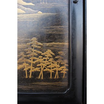 芝山細工蒔絵大飾棚 / 紅木蒔絵博古櫃　Q075 