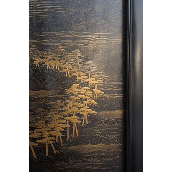 芝山細工蒔絵大飾棚 / 紅木蒔絵博古櫃　Q075 