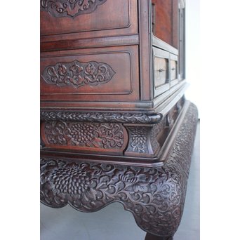 芝山細工蒔絵大飾棚 / 紅木蒔絵博古櫃　Q075 