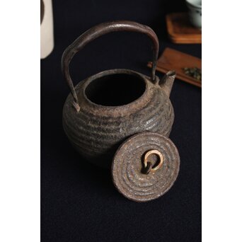 砲口芋頭 木爪提手 丸形鉄瓶　M146 