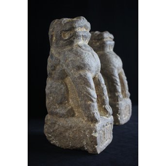 肥前系狛犬 蹲踞 石彫一対　X153