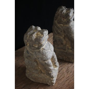 肥前系狛犬 蹲踞 石彫一対　X153 