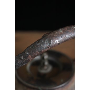 木越三右衛門 極箱 白肌銀象嵌鉄瓶　M148 