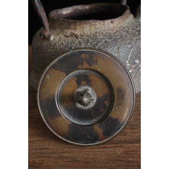 木越三右衛門 極箱 白肌銀象嵌鉄瓶　M148 