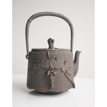 天祐堂 児玉造 葡萄南部鉄瓶 　M153 
