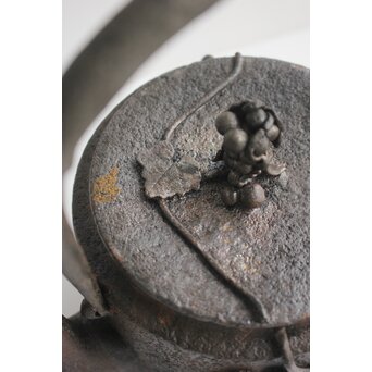 天祐堂 児玉造 葡萄南部鉄瓶 　M153 