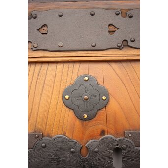 重厚鉄金具 欅格子蔵戸　W979Y 