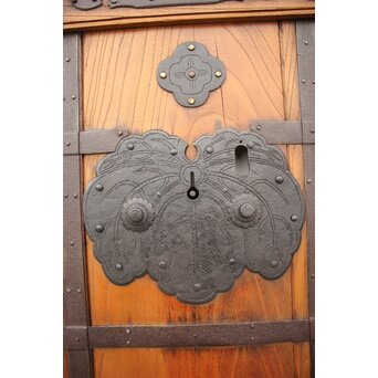 重厚鉄金具 欅格子蔵戸　W979Y 