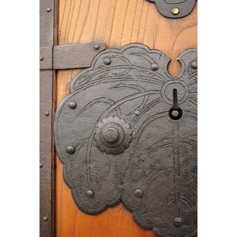 重厚鉄金具 欅格子蔵戸　W979Y 