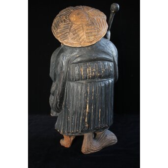 木彫 法衣を纏う狸　X171 