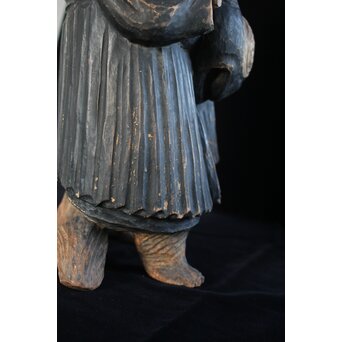 木彫 法衣を纏う狸　X171 