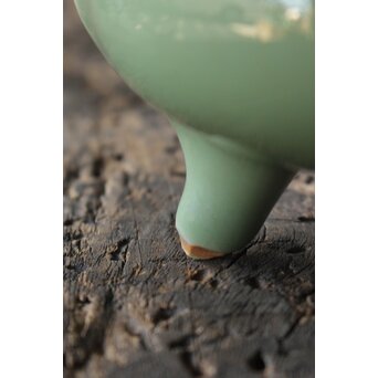 五代 清水六兵衛 青磁袴腰香爐　P158 