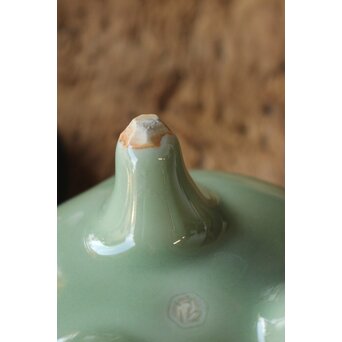 五代 清水六兵衛 青磁袴腰香爐　P158 