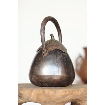 南部鉄瓶 有坂造 茄子型砲口鉄瓶　M160 