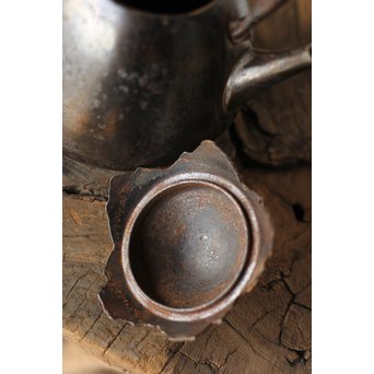 南部鉄瓶 有坂造 茄子型砲口鉄瓶　M160 