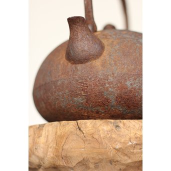 南部名工有坂銘 平丸型鉄瓶　M161 