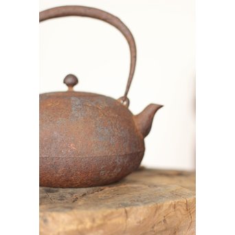 南部名工有坂銘 平丸型鉄瓶　M161 